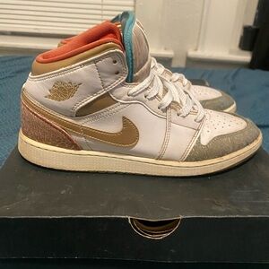 Air Jordan 1 Chicago to NC  High-Top Sneakers